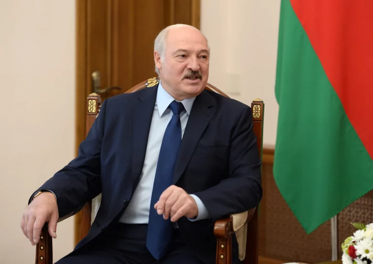 Лукашенко встретился с оппозицией в СИЗО - изображение 1