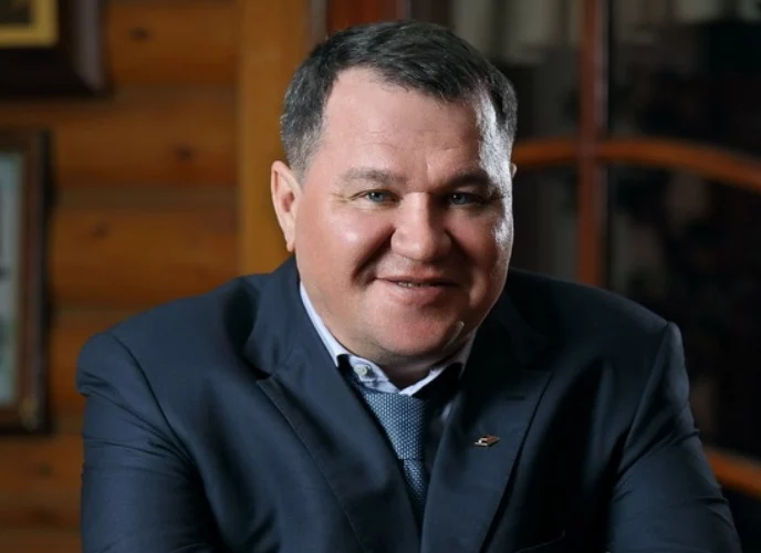 Анатолий Балушкин продал 10% акций «Азия Авто» - изображение 1