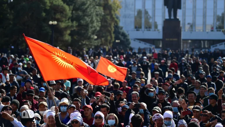 Кыргызстан: назначены даты выборов президента и парламента - изображение 1