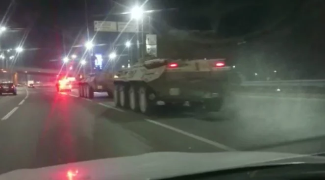 Изображение 1 для На дорогах Алматы заметили БТРы