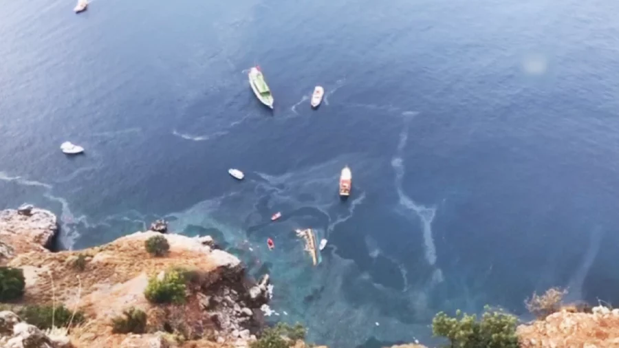 Изображение 1 для Казахстанцев на борту затонувшей в Турции яхты нет