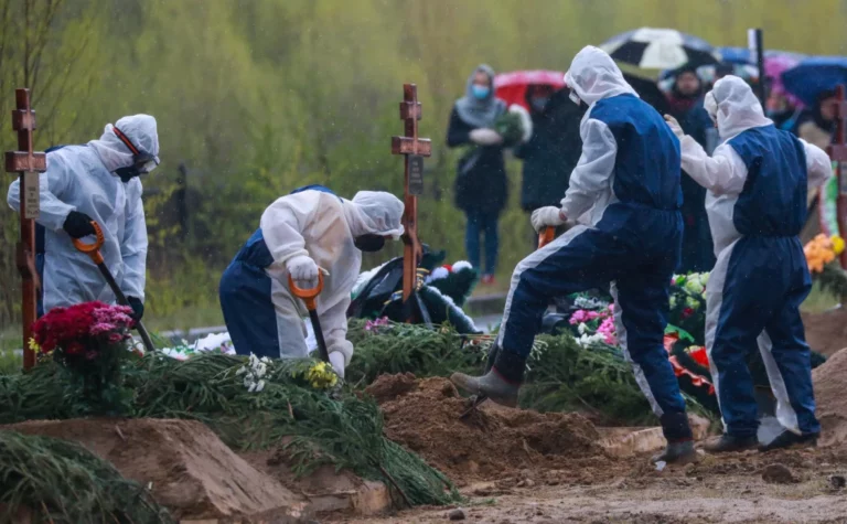 Число умерших от коронавируса в России превысило 55 тысяч человек - изображение 1