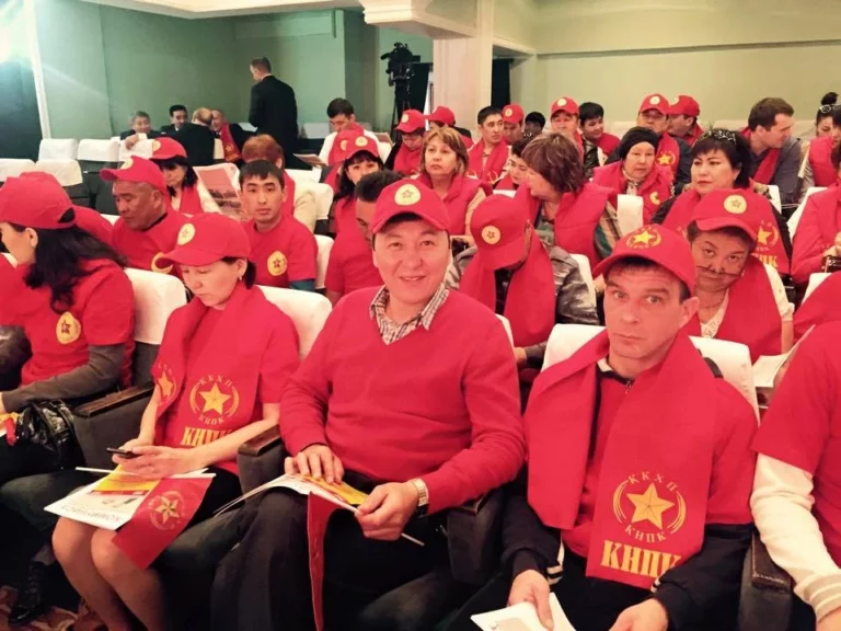 Коммунисты стали народной партией - изображение 1