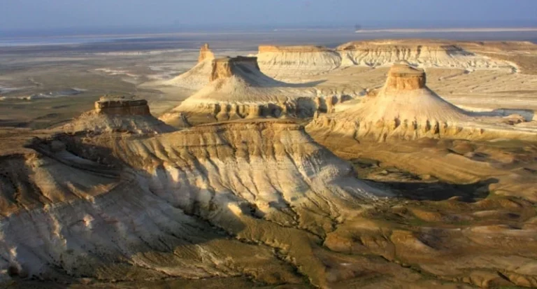 Чиновник уверен, что строительство в Босжыре не уничтожит, а наоборот сохранит природное достояние - изображение 1