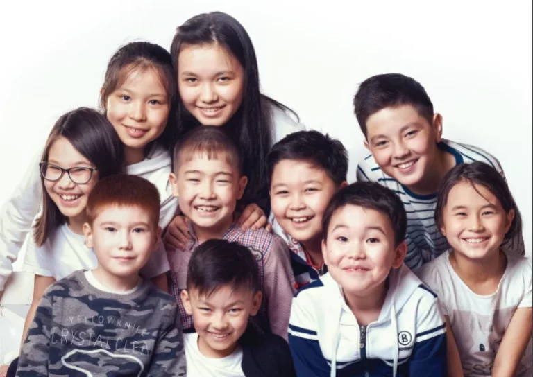 Партия «Ауыл» предлагает выдавать пособия детям до 18 лет - изображение 1