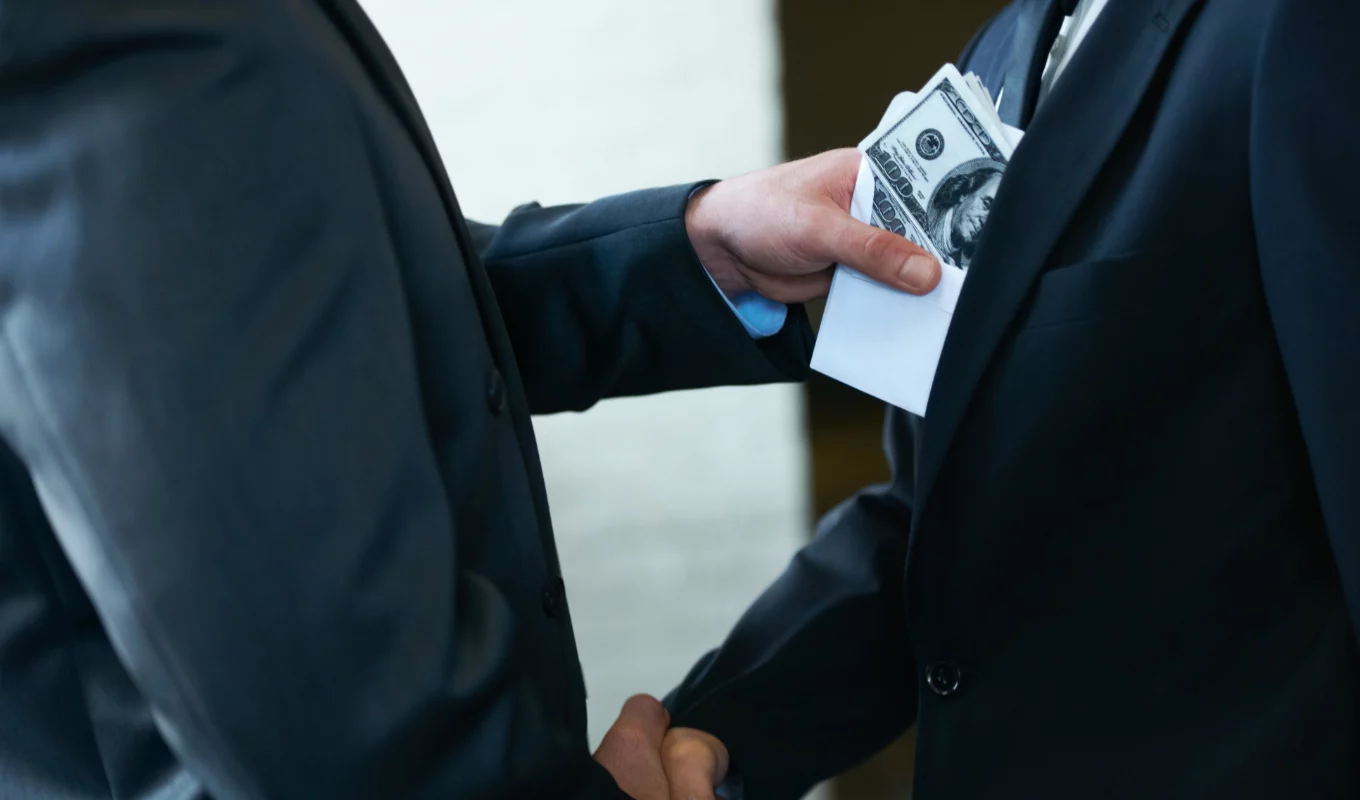Изображение 1 для В Узбекистане ущерб от коррупции составил более 19 млн долларов США