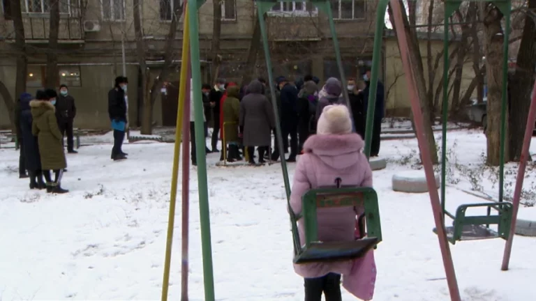 В Алматы продали детскую площадку бизнесмену - изображение 1