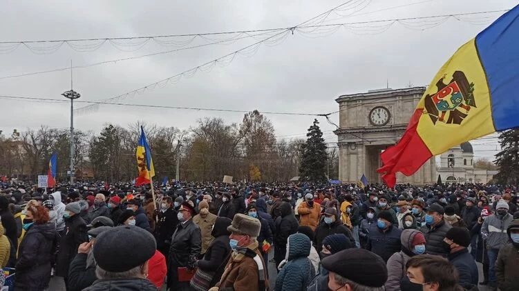 Изображение 1 для В Молдове прошёл антиправительственный митинг во главе с Санду