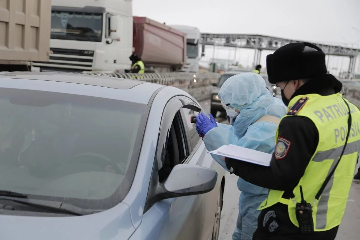 Изображение 1 для 232 гражданина Таджикистана въехали в Казахстан с помощью поддельных медсправок