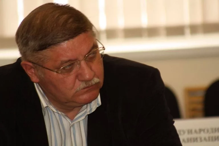 Константин Сыроежкин решил обратиться к президенту и парламенту - изображение 1