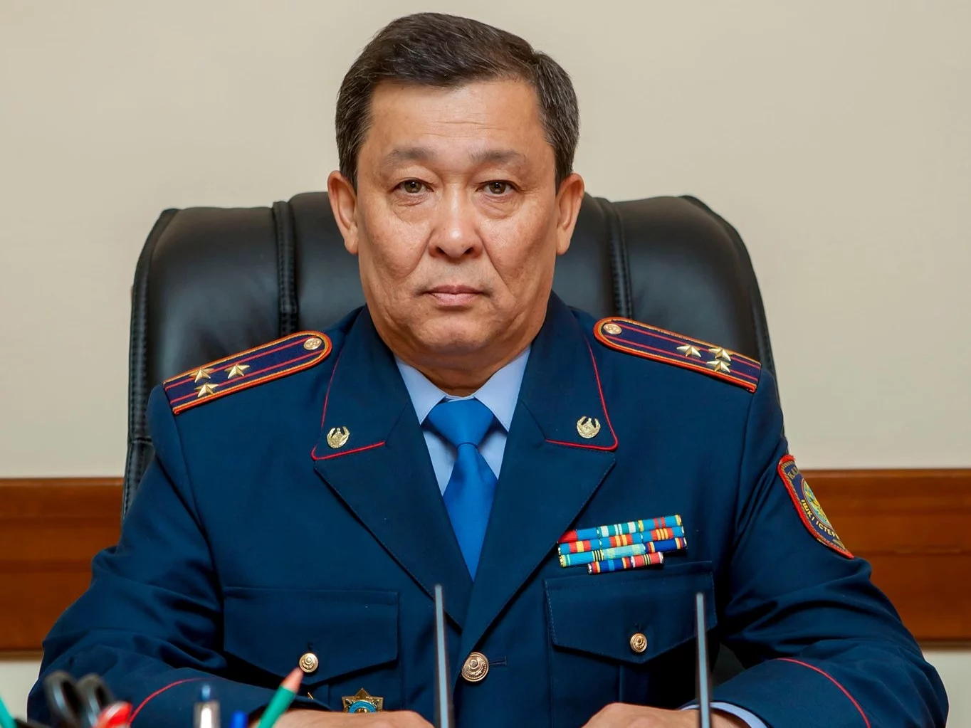 Изображение 1 для Начальник академии МВД уволен после суицида курсанта