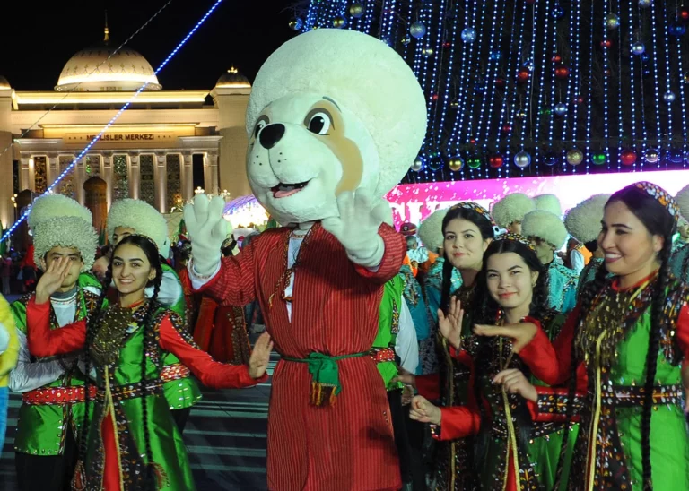 В Туркменистане ограничат празднование Нового года - изображение 1