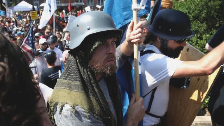 ФБР предупреждает о вооруженных протестах сторонников Трампа - изображение 1