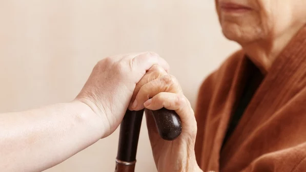 Изображение 1 для Соцработникам поднимут зарплату