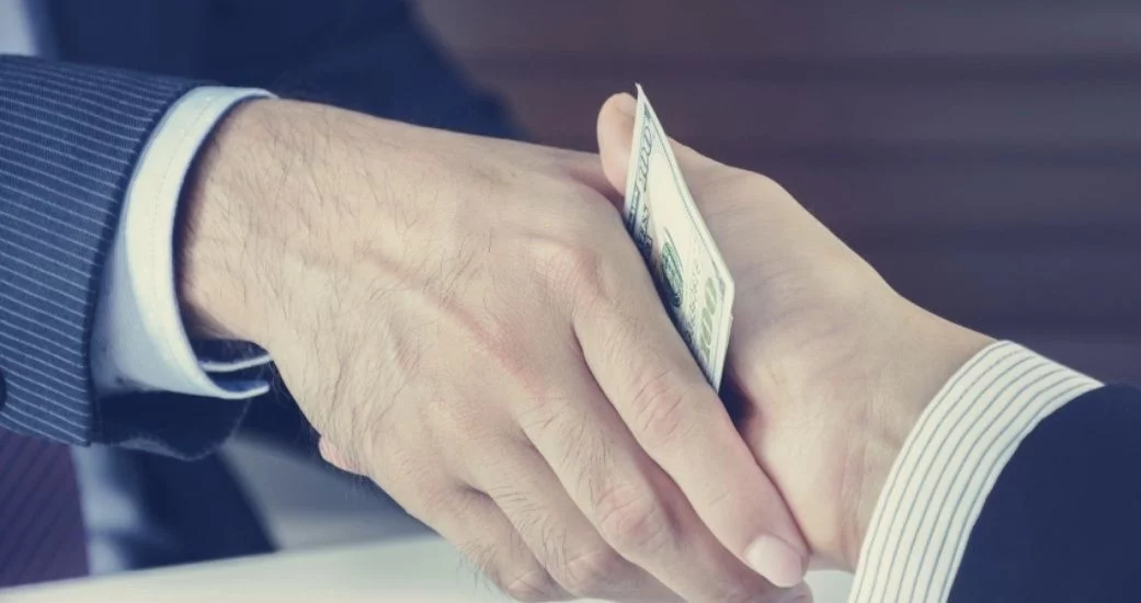 Изображение 1 для Сумма взяток в Казахстане уменьшилась