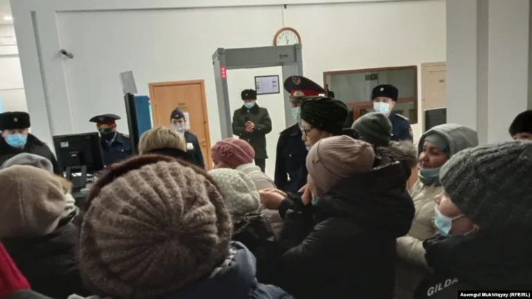 Многодетные женщины протестуют в Нур-Султане - изображение 1