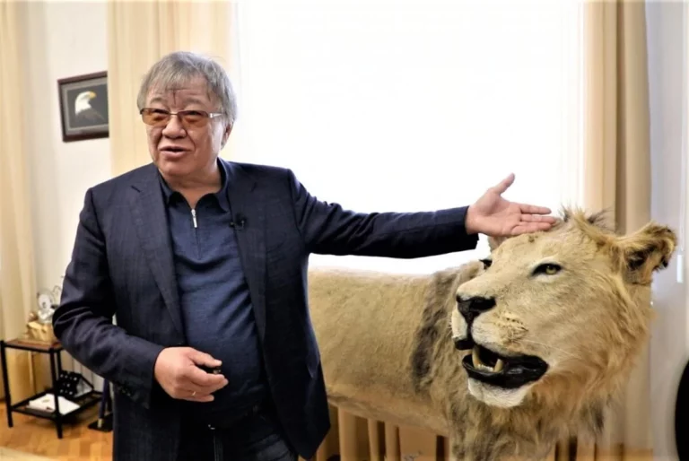 Фото Закирьянова со шкурами барсов изучит полиция - изображение 1