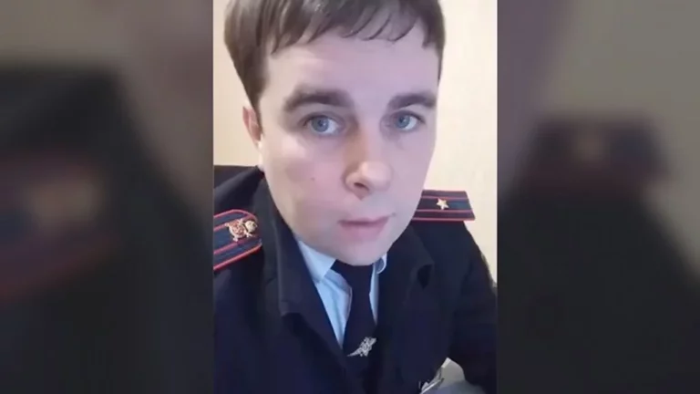 Майор полиции, поддержавший Навального, уволен - изображение 1