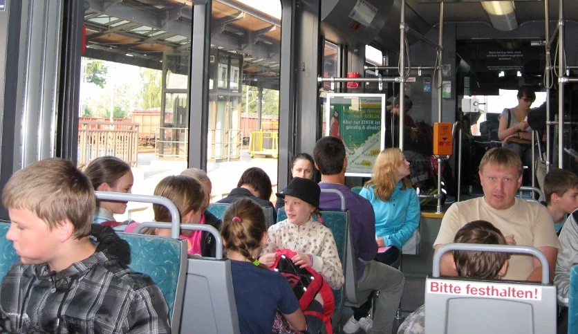 Изображение 1 для Многодетные смогут бесплатно ездить в общественном транспорте