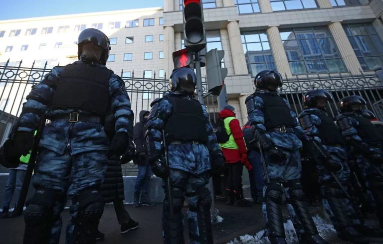 В Мосгорсуде началось судебное заседание по делу Навального - изображение 1