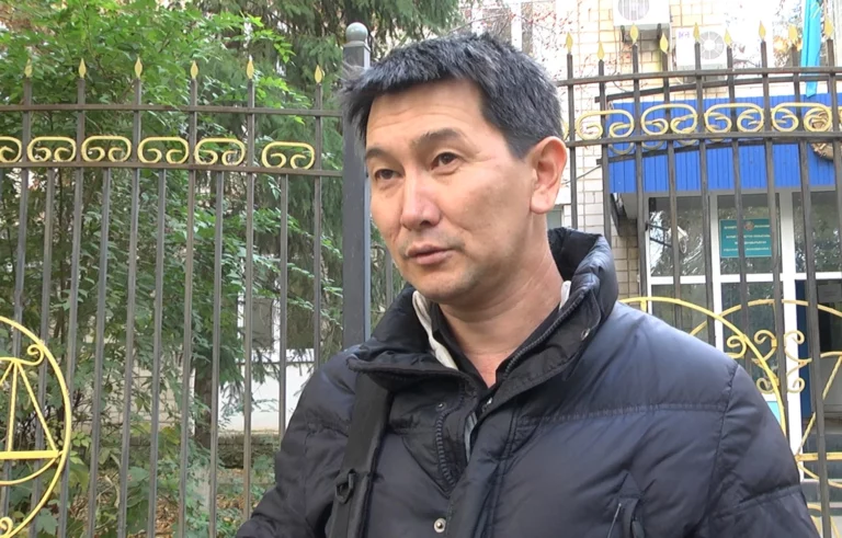 Журналисты «Уральской недели» сегодня были четырежды задержаны полицией - изображение 1