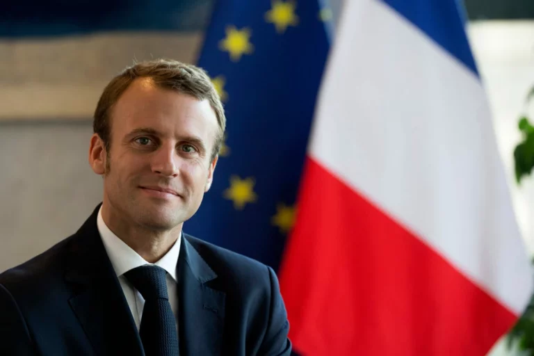 Президент Франции назвал приговор Навального серьезной ошибкой Кремля - изображение 1