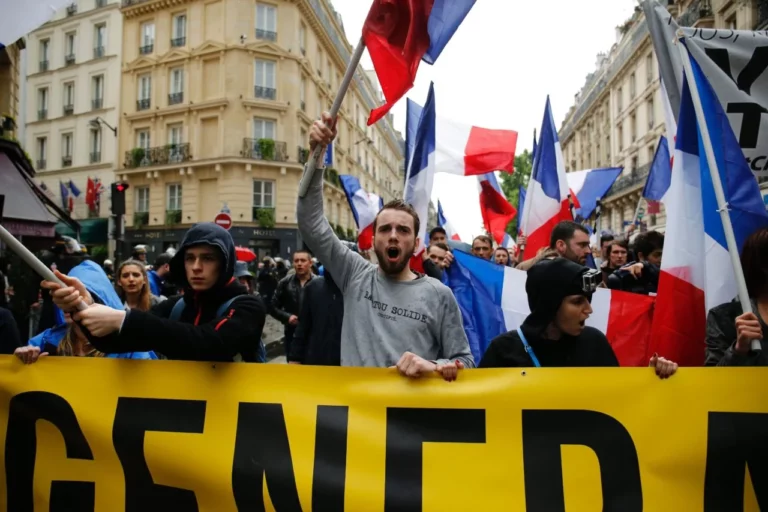 Движение против мигрантов запретят во Франции - изображение 1