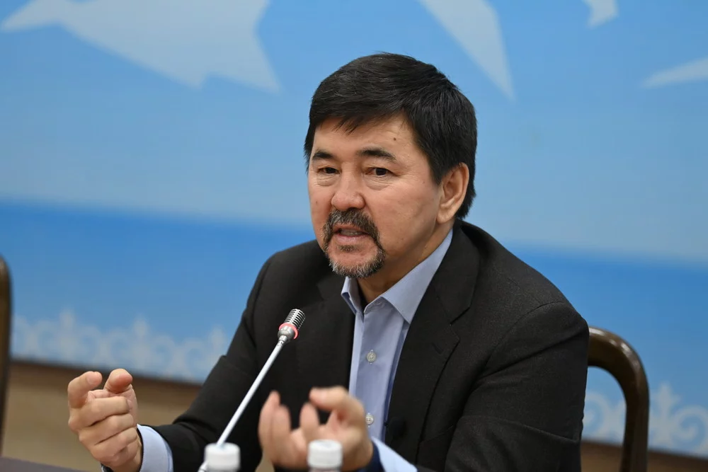 Изображение 1 для Маргулан Сейсембай встретился с депутатами Кыргызстана