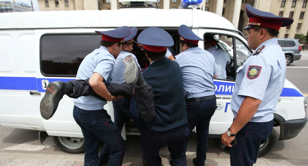 Изображение 1 для Уровень доверия казахстанцев к правоохранительным органам падает