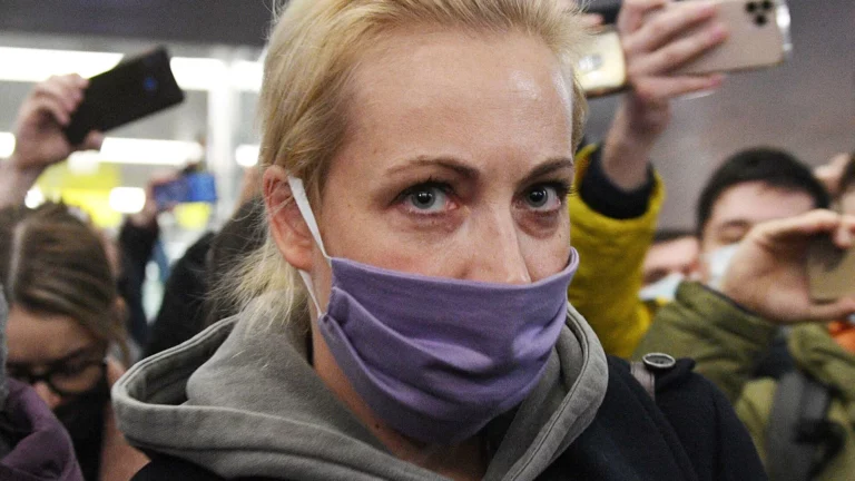 Юлия Навальная вернулась в Москву - изображение 1