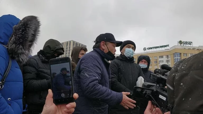 Макс Бокаев провел очередной митинг в Атырау - изображение 1