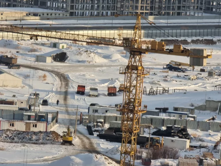 Еще одна компания присоединилась к забастовке на фоне увольнения крановщиков в Нур-Султане - изображение 1