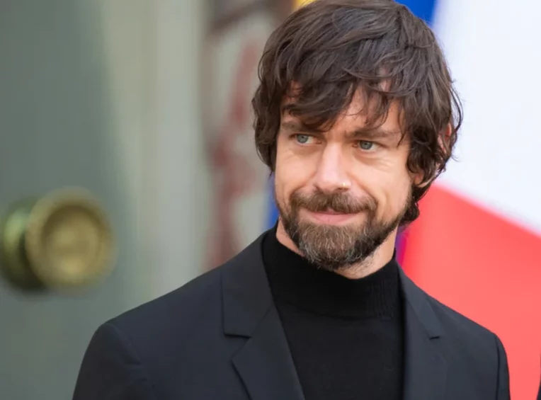 Изображение 1 для Глава Twitter деньги за проданный твит отдаст бедным