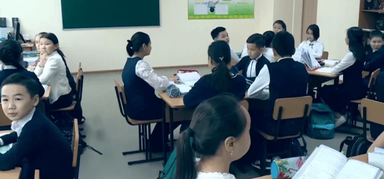 К 2025 году дефицит ученических мест составит 670 тысяч - изображение 1