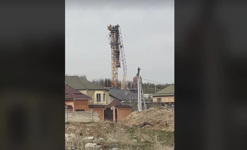 Изображение 1 для Стрела башенного крана обвалилась в Шымкенте