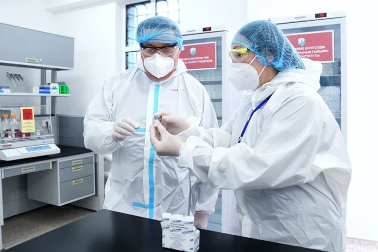 Первые 50 тысяч доз QazQovid-In будут выпущены уже в апреле - изображение 1