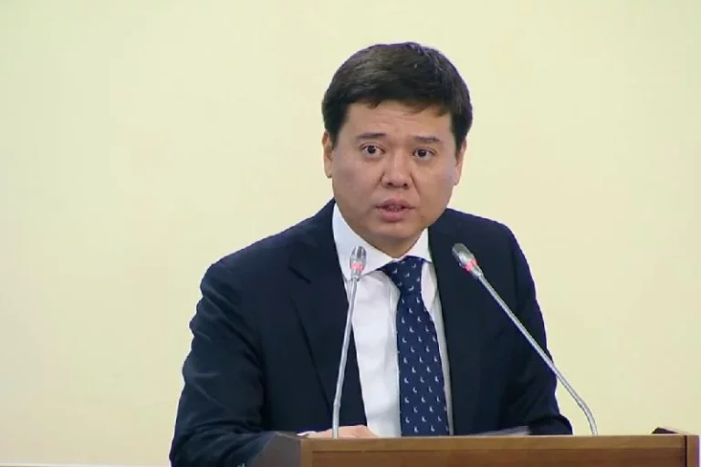 Глава минюста посетовал на слабые кадры - изображение 1