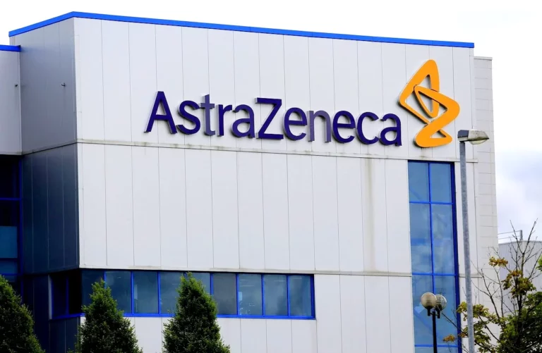В Великобритании выявлено 30 случаев тромбоза после вакцинации AstraZeneca - изображение 1