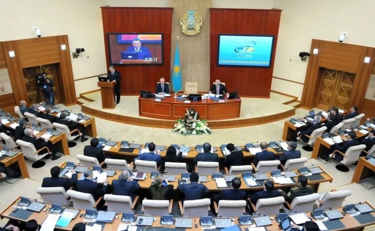 Ограничить депутатство двумя сроками предлагает помощник мажилисмена - изображение 1