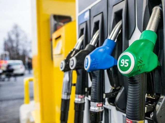 Изображение 1 для Депутат Рау о ценах на бензин: биржевые торги приостановлены, власти перешли к оперативным мерам