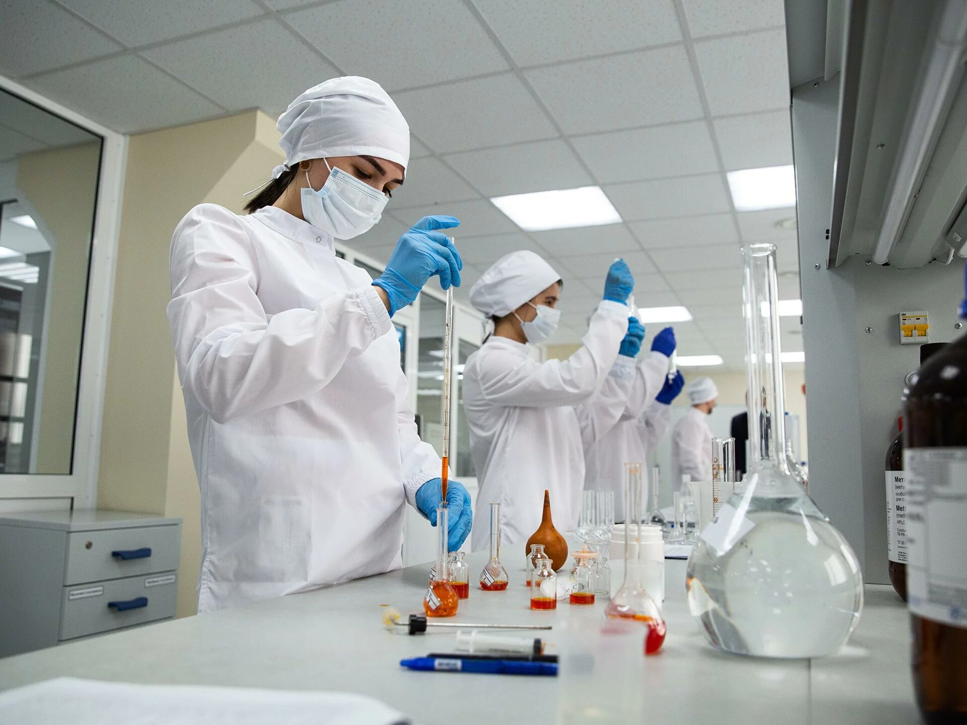 Изображение 1 для Минздрав все ещё ведёт переговоры о разливе отечественной вакцины в Турции