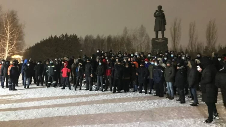 Бастовавшие крановщики добились регистрации профсоюза в Нур-Султане - изображение 1