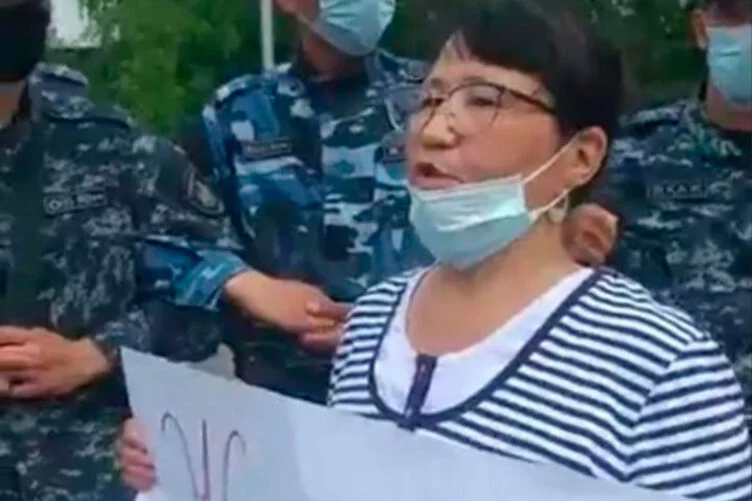 В Нур-Султане применили кеттлинг возле Верховного суда - изображение 1