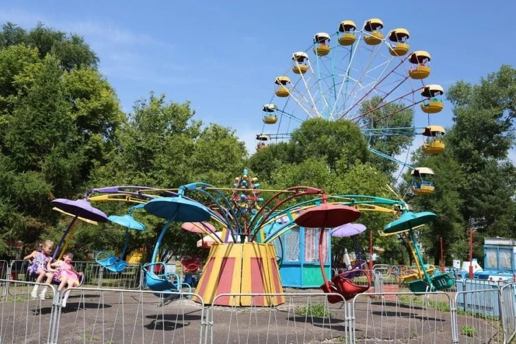 Изображение 1 для Чиновники наказаны за нарушение карантина в парке Караганды