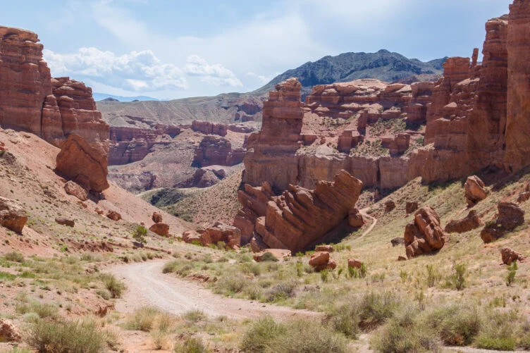 Изображение 1 для Общественность просит отменить проект развития туризма в Чарыне