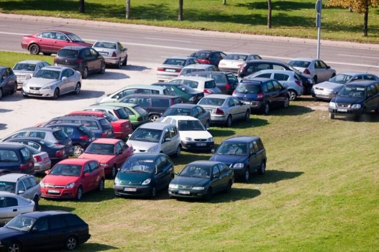 Изображение 3 для Почти 2/3 легковых автомобилей выпущены более 10 лет назад