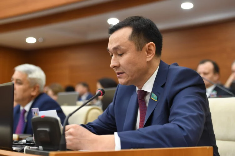 Изображение 1 для Пенсионные на жилье помогли 2% населения, а инфляция коснулась всех – депутат