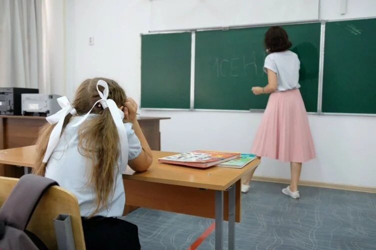 Изображение 1 для Три казахские школы под Нур-Султаном станут смешанными. Активисты против