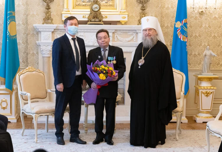 Назарбаев поздравил Овчинникова с юбилеем - изображение 1