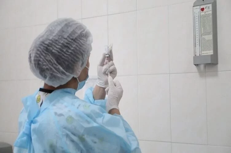 Изображение 1 для В Казахстане узаконили проверки паспортов вакцинации